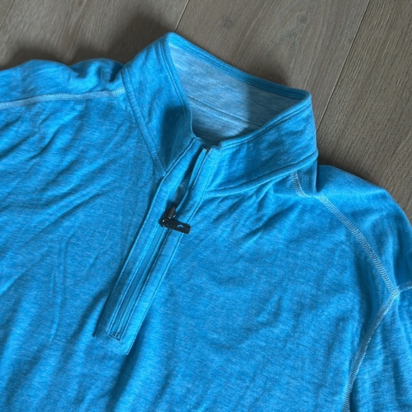 Tommy Bahama pull over - Picture 2 of 4